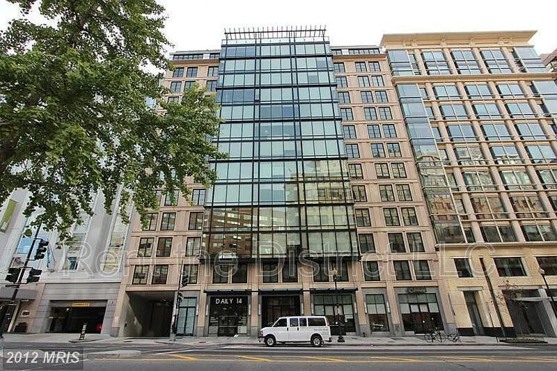 1 bed, 1.0 bath, 792 sqft, $2,700 — Photo 2