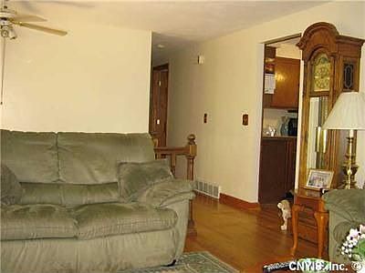 5th image of 4757 Casimir Cir