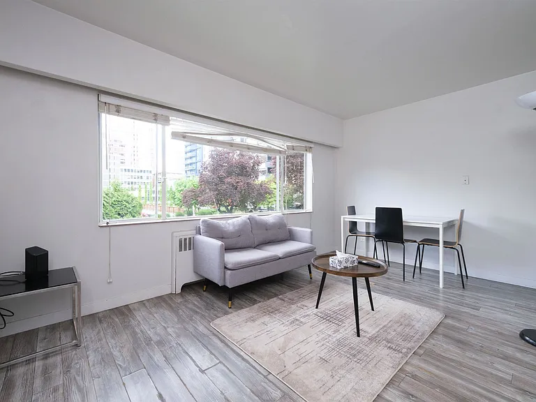 1540 Haro St #101 — Photo 2
