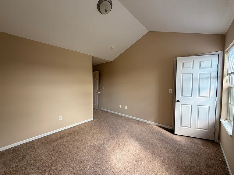 1020 Hartford Village Blvd — Photo 13