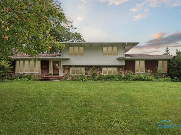 5377 Bay Shore Rd, Oregon, OH 43616