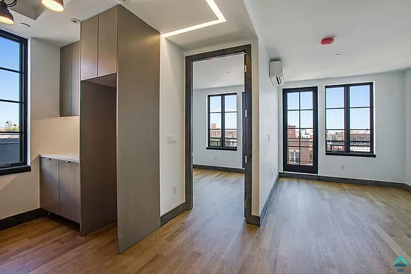 Rented by EXR | media 2