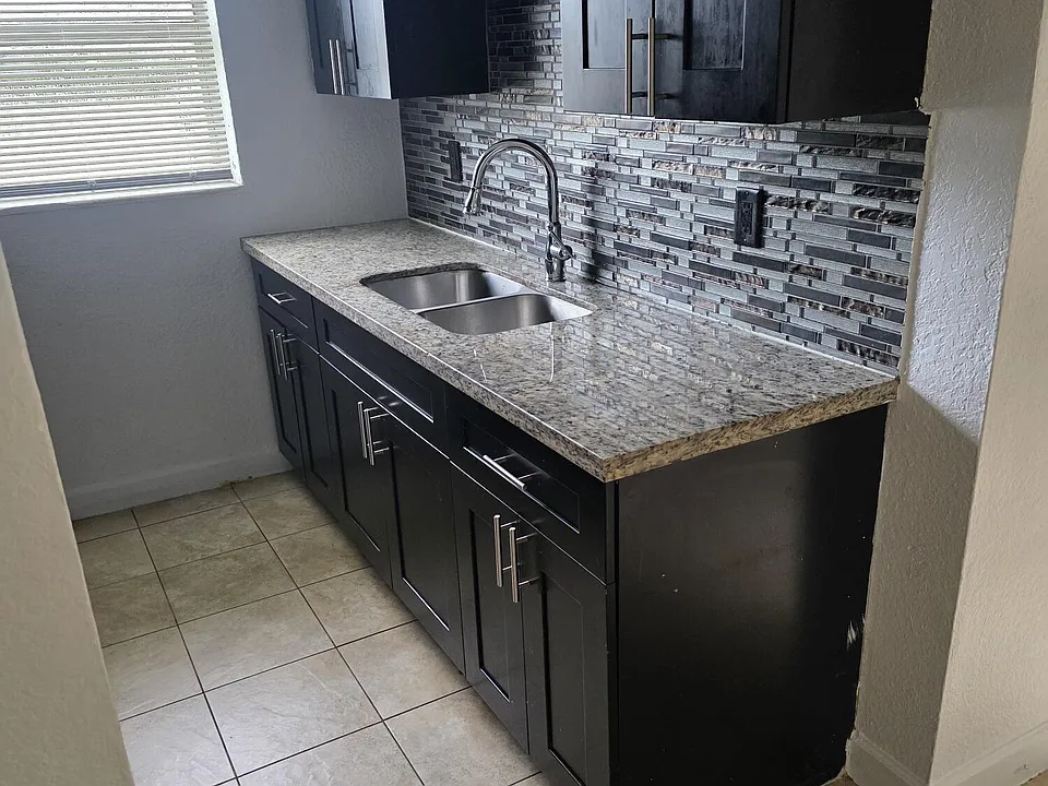 3941 NW 30th Ter #2