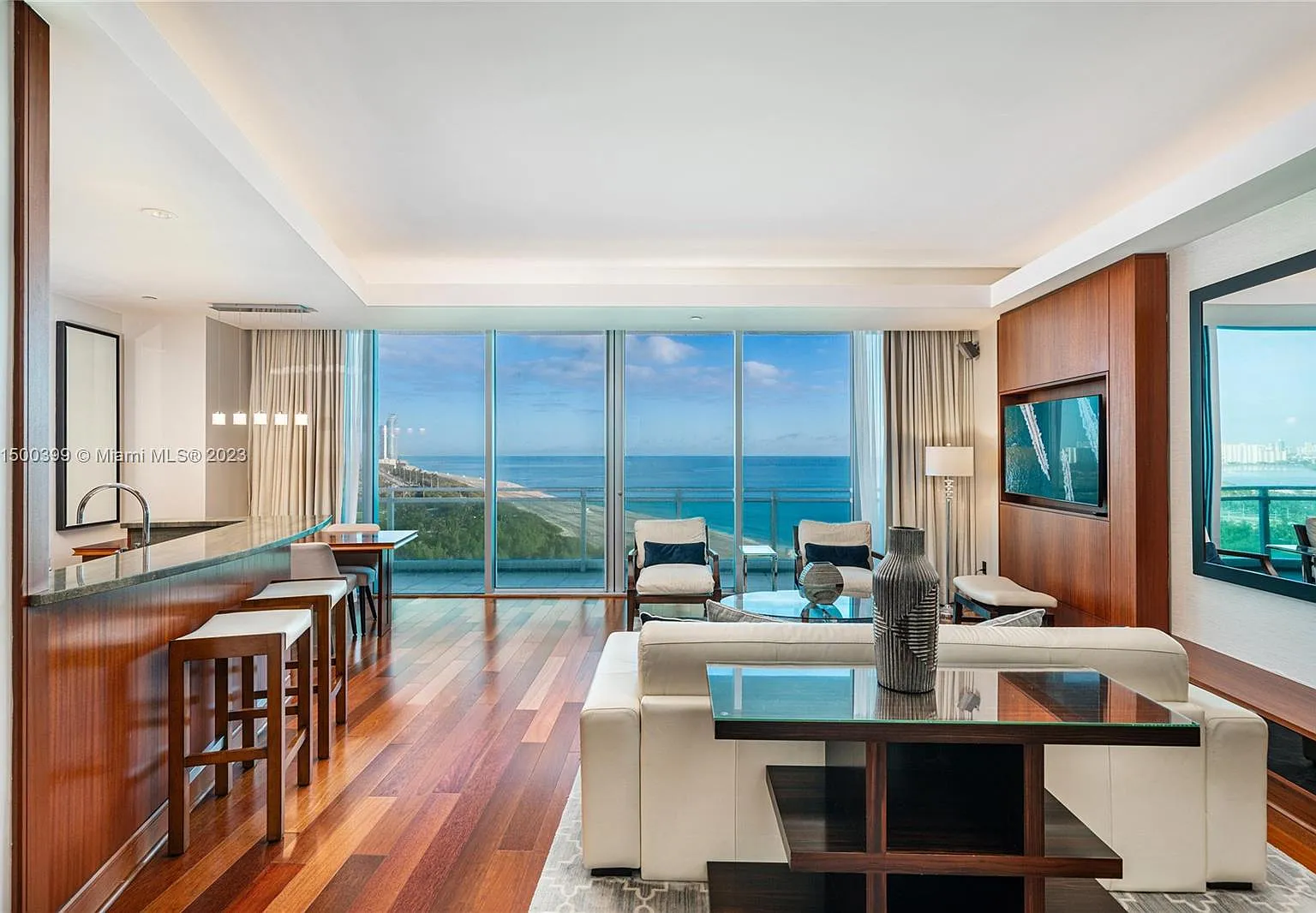 10295 Collins Ave Hotel C — Photo 2