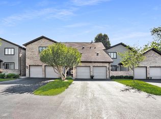 1616 Cypress Ct, Hoffman Estates, IL 60169