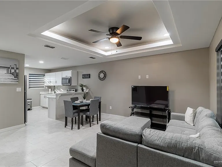 206 S Ridge Ln #1 — Photo 2