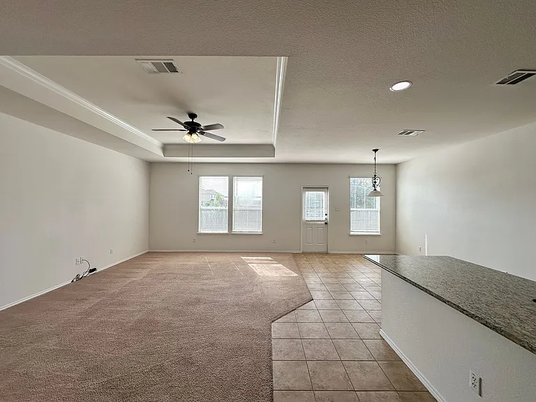 5304 Capricorn Loop — Photo 7
