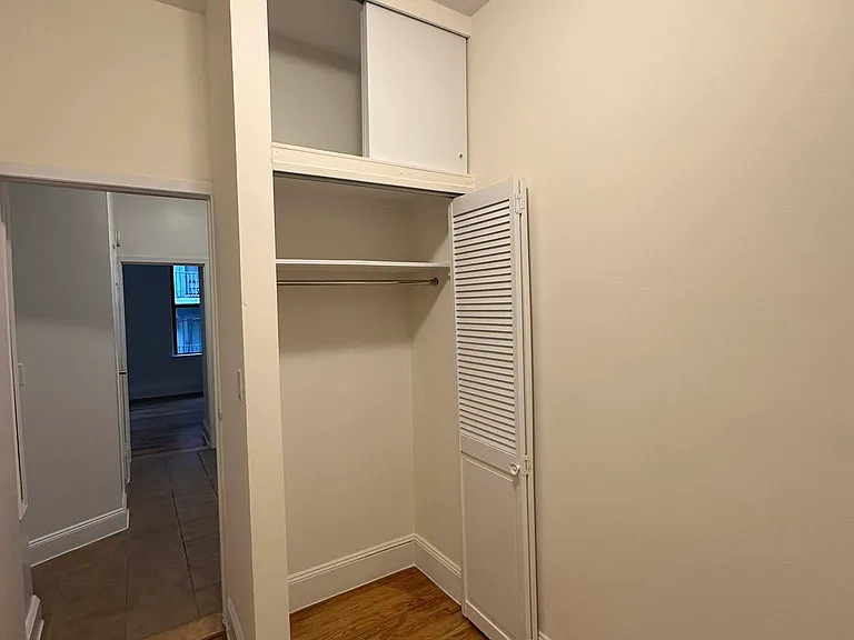 21 Leroy St #11 — Photo 6