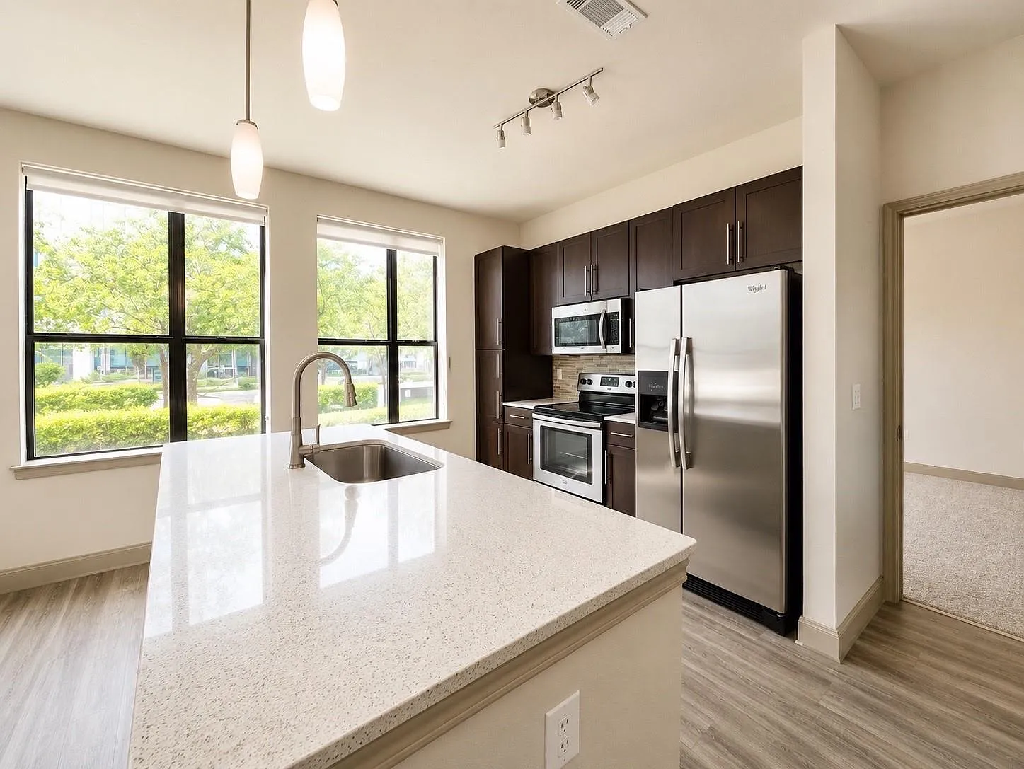 2 bed, 2.0 bath, 1326 sqft, $1,850 — Photo 2