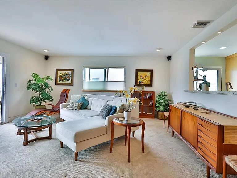 1524 Ynez Pl — Photo 1
