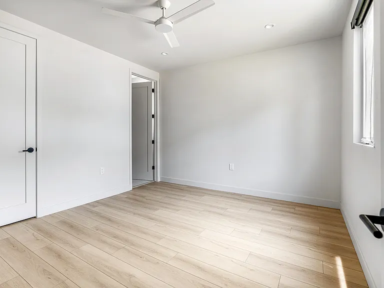 1412 W 2nd St #1/2 — Photo 7