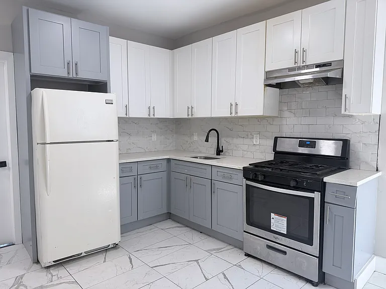 494 S 18th St #3 — Photo 3