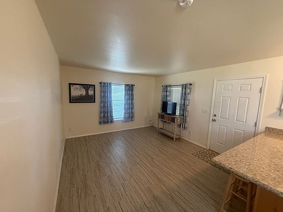 4th image of 2115 W Arabian Ave
