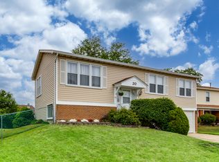 20 Auburn Dr, Glendale Heights, IL 60139