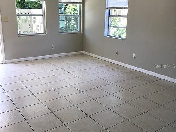 2nd image of 4905 Shoshone St