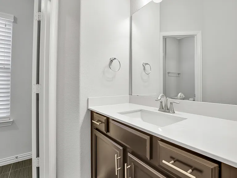 724 Orleans Dr — Photo 40
