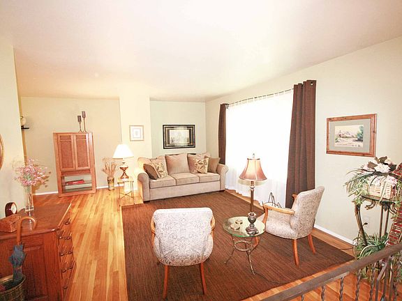 2nd image of 390 Sorrento Dr