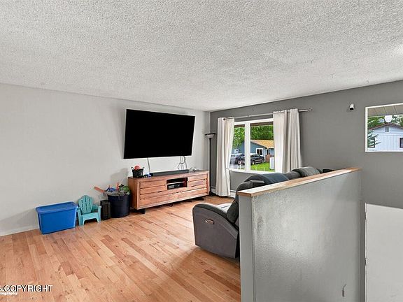 2nd image of 3511 Scarlet Pl