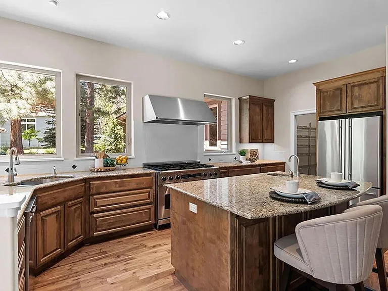 2939 NW Fairway Heights Dr — Photo 16