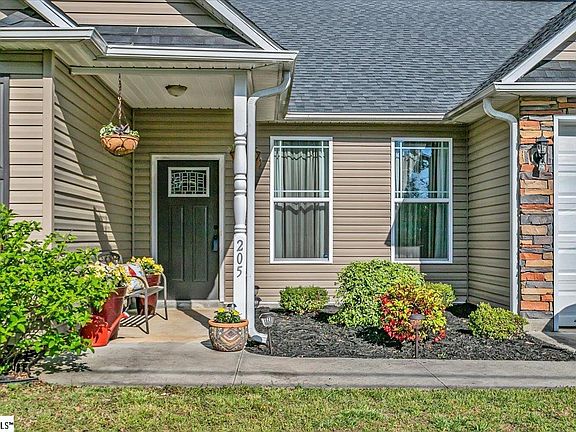 2nd image of 205 Luray Dr