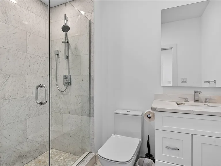 946 Saratoga St #303 — Photo 9