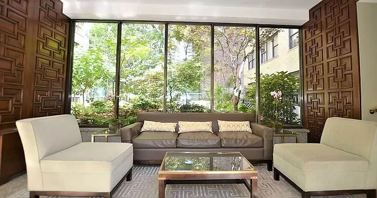 Rented by Manhattan Realty Group | media 10