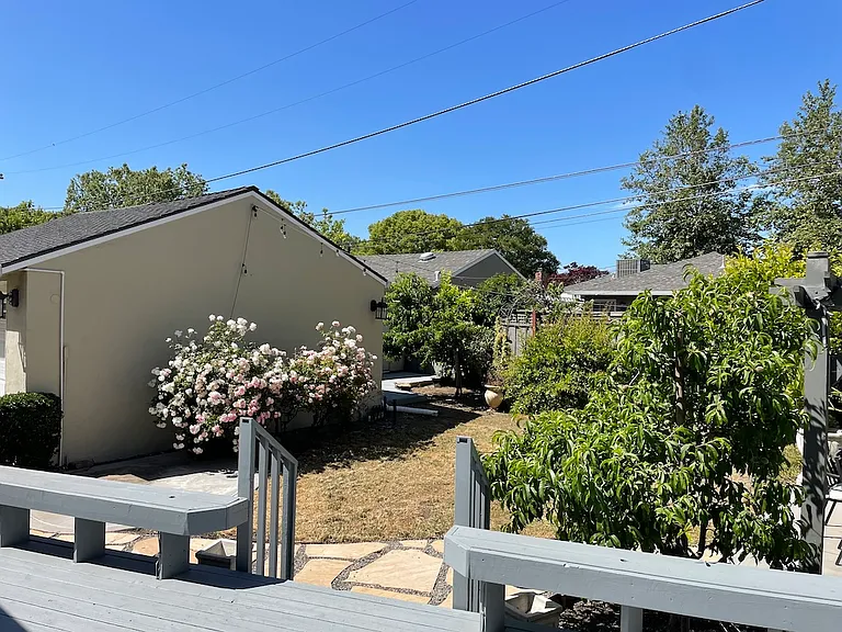 2067 Jonathan Ave — Photo 37