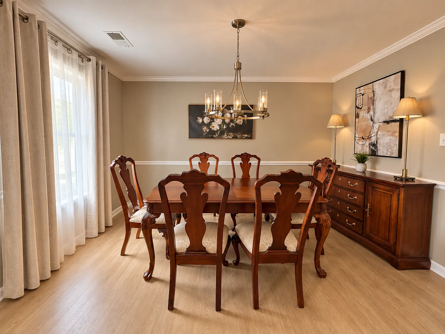 4 bed, 2920 sqft, $7,980 — Photo 4