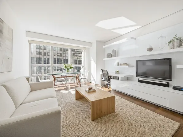 146 W 57th St APT 37E, New York, NY 10019