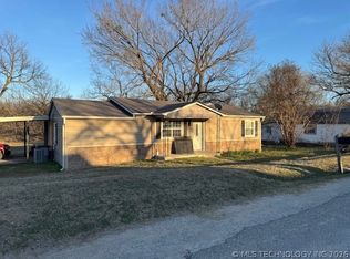 360 N 1st St, Healdton, OK 73438