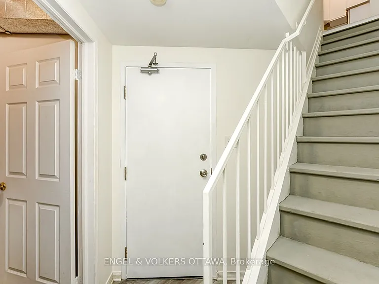 158 Rochester St W — Photo 25