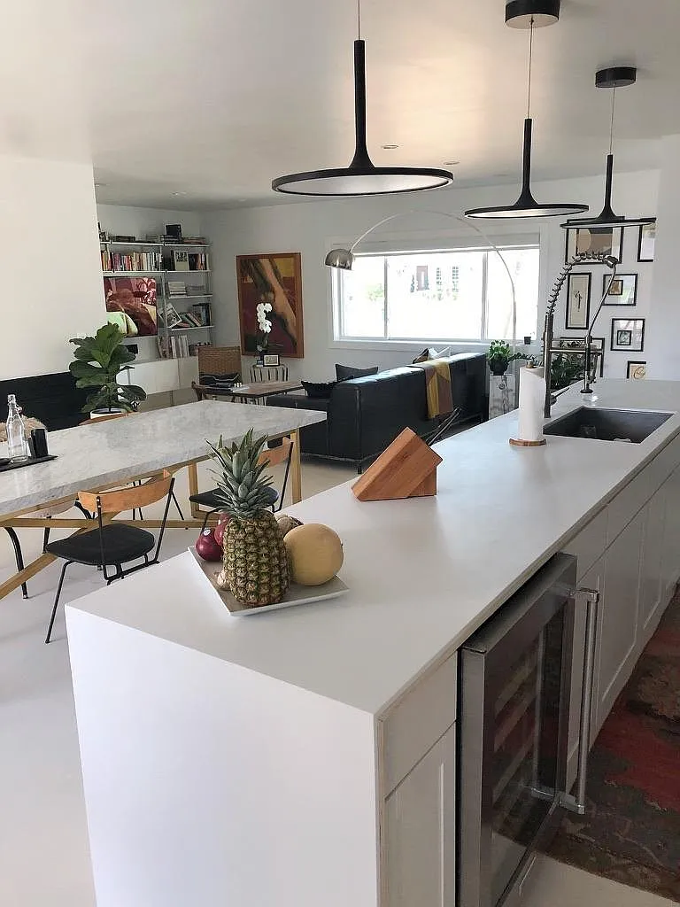 3 bed, 1270 sqft, $3,600 — Photo 2