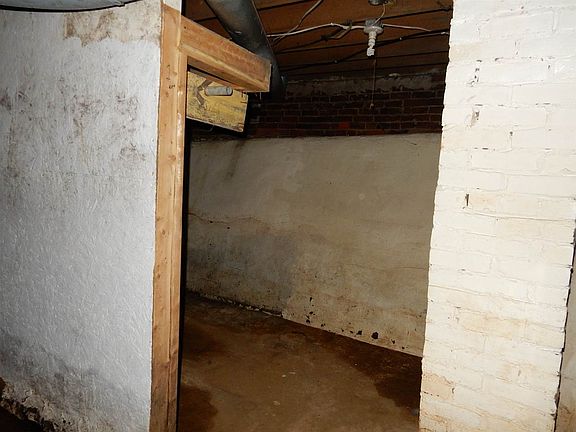 2nd image of 218 S Dayton St