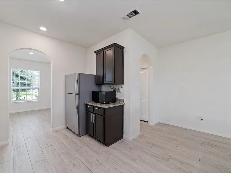 3000 Iron Woods Dr — Photo 11