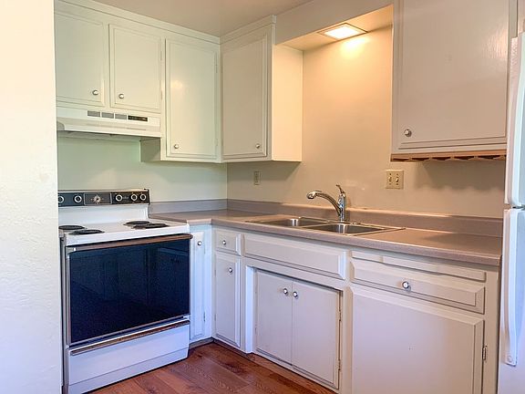 5th image of 67 Fairview Plz APT 6