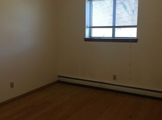 1 bed, 1.0 bath, $950, Milwaukee, WI 53227