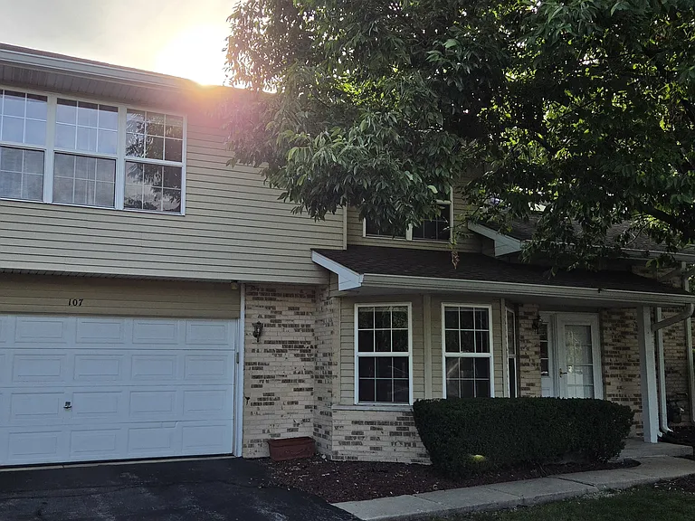 907 Elderberry Cir — Photo 1