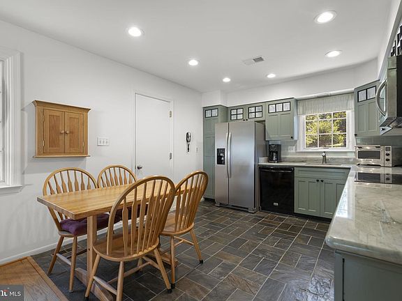 5th image of 8475 Rooster Ct