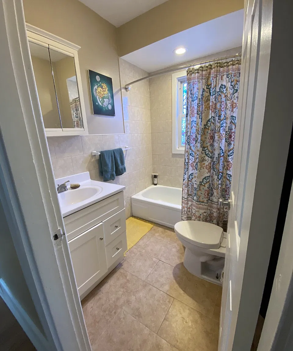 2 bed, 900 sqft, $2,930 — Photo 4
