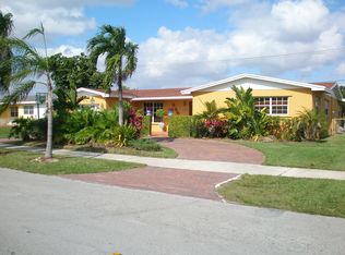 9521 SW 52nd Ter, Miami, FL 33165