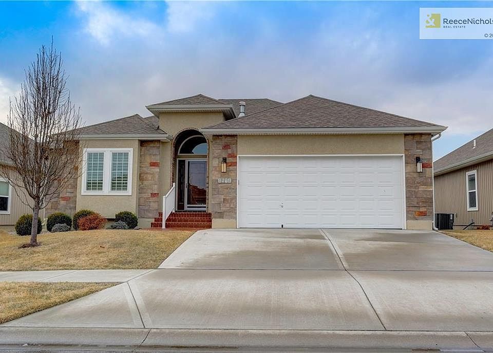 Immediate possession available!!  Fountains at Raintree is a maintenance community that provides mowing, trash pickup, HOA maintains and regulates sprinkler system, snow removal.  Enjoy the amenities the whole Raintree community has to offer including use of the pool, lake, club house and community activities.  Maintenance free vinyl siding lets you enjoy your free time.  Take a look at the special neighborhood and find the fountain feature in the main entry round-about and stroll down the south end for the neighborhood fishing pond and has a summer water feature.  Community has two gazebos and over 2 miles of walking trails.