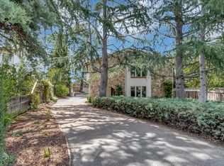 370 Quinnhill Rd, Los Altos, CA 94024