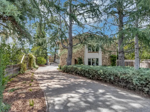 370 Quinnhill Rd, Los Altos, CA 94024