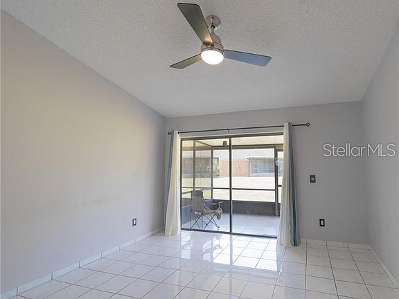 3rd image of 13 Silver Falls Cir