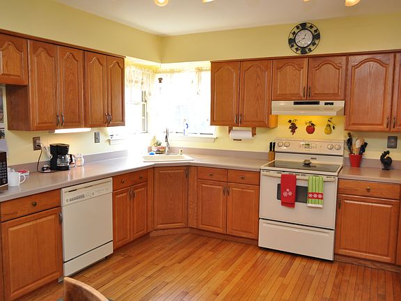 2nd image of 601 Bournemouth Ct