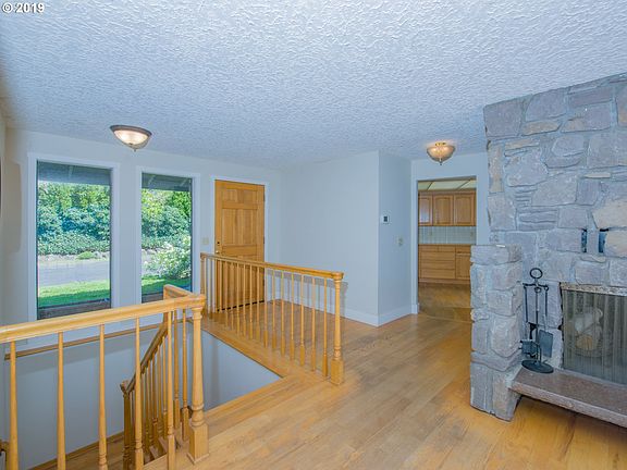 3rd image of 836 Friedel Ave
