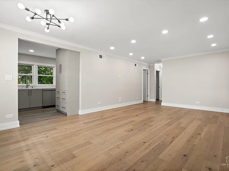 463 Longfellow Ave — Photo 5
