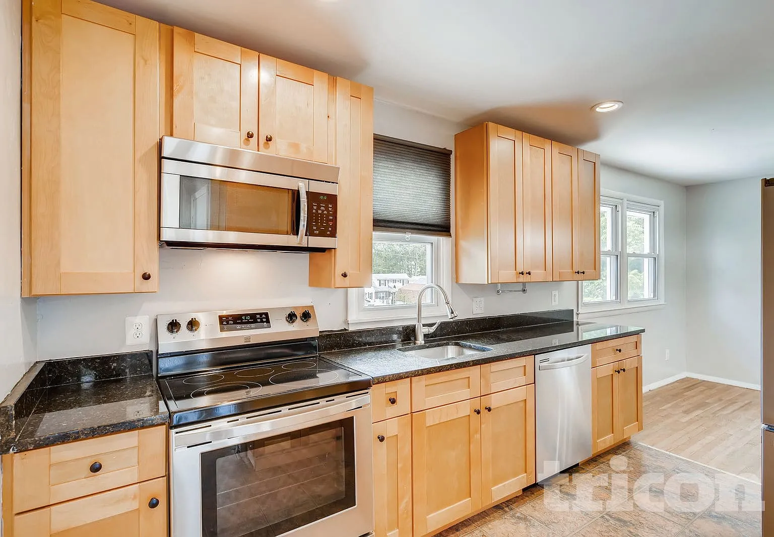 9616 10th Ave Parkville MD — Photo 3