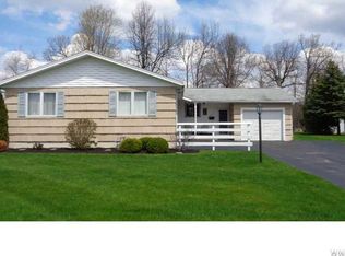 237 Coronation Dr, Amherst, NY 14226
