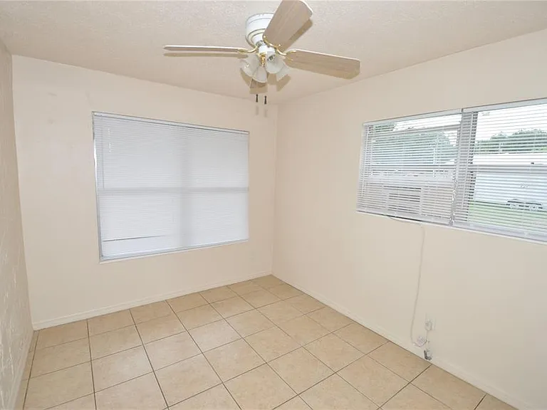1624 Merrick Rd — Photo 9